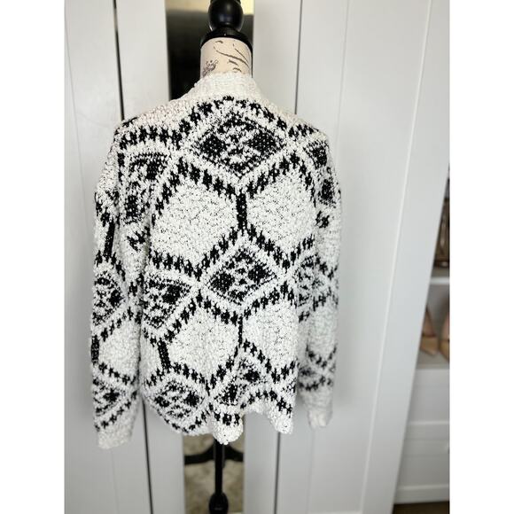 HYFVE Black White Oversized Popcorn Knit Button Down Cardigan Sweater Size Small - Picture 5 of 13